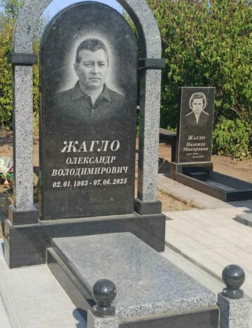 Одинарні гранітні пам’ятники № 26