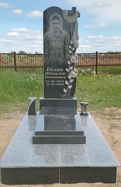 Одинарные гранитные памятники №36, Мастерская Мозаика